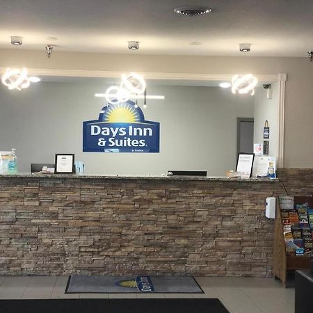 Days Inn & Suites By Wyndham Romeoville Exteriör bild