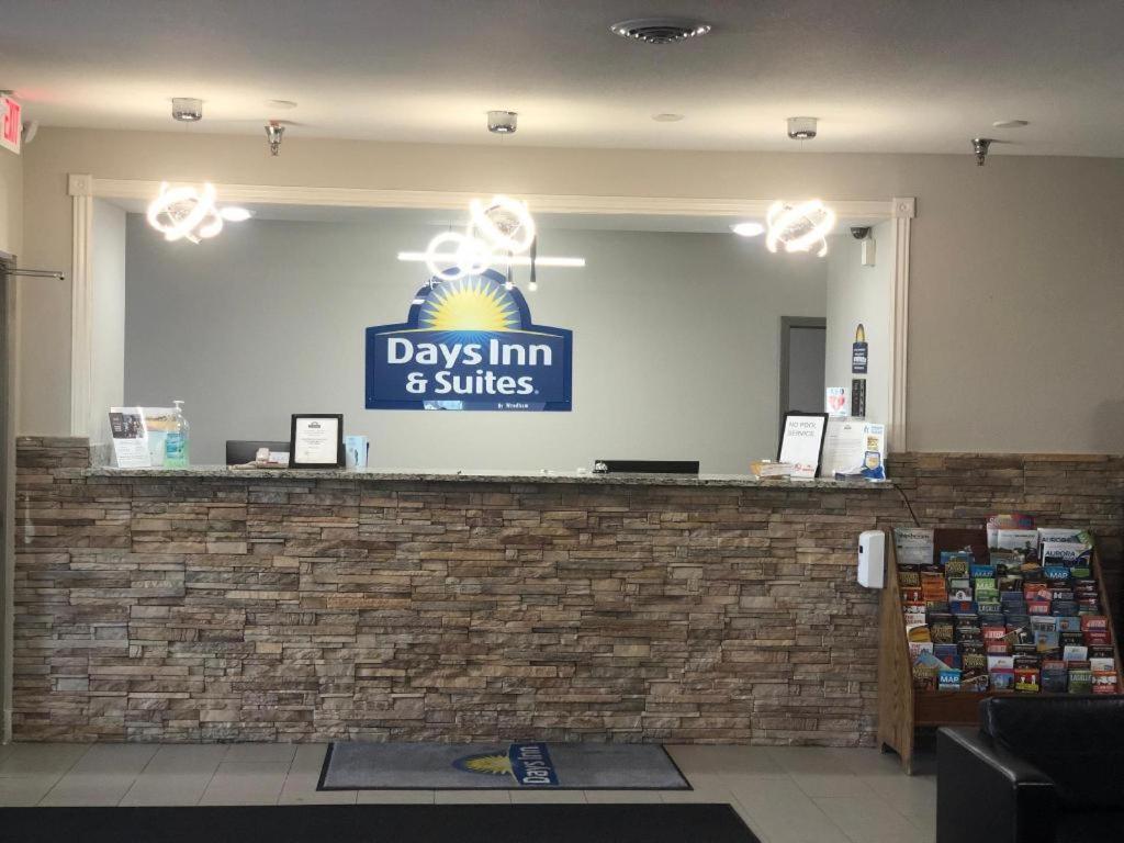 Days Inn & Suites By Wyndham Romeoville Exteriör bild